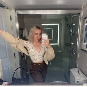 Meet your Posher, Alyssa